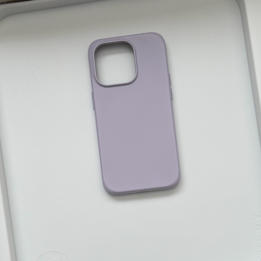 Used. Apple iPhone 14 Pro Silicone MagSafe Case. Lavender